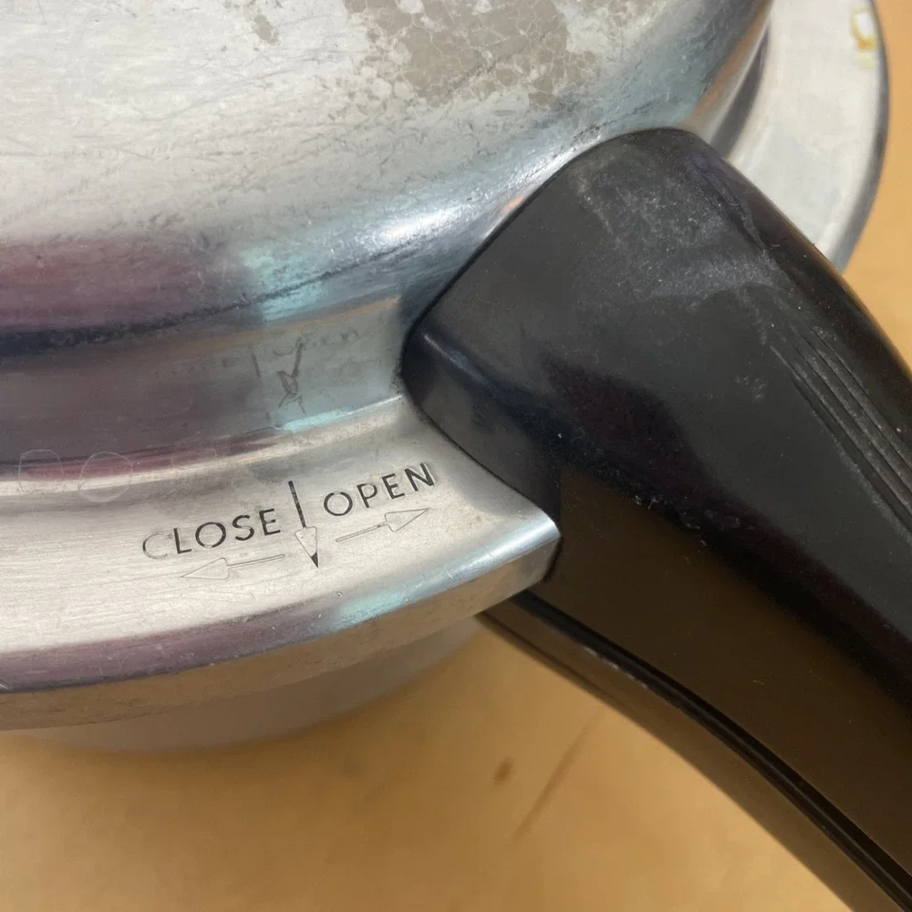 Vintage Mirro Matic Aluminum Pressure Cooker 394M 4 Quart